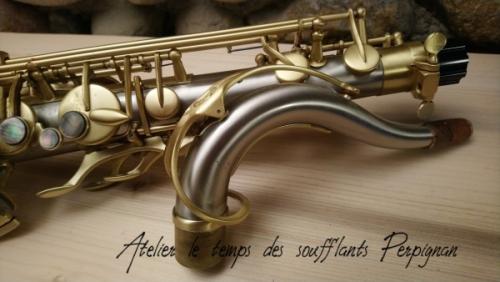Saxophone ténor ADVENCE T1000 série maillechort vernis brossé.