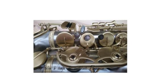 Saxophone ténor ADVENCE T1000 série maillechort vernis brossé.