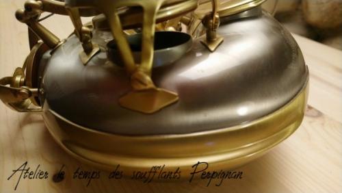 Saxophone ténor ADVENCE T1000 série maillechort vernis brossé.