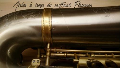 Saxophone ténor ADVENCE T1000 série maillechort vernis brossé.